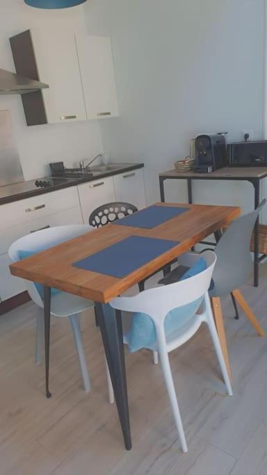 Charmante Petite Maison A 2 Pas De La Mer Maison 6 Биник Екстериор снимка